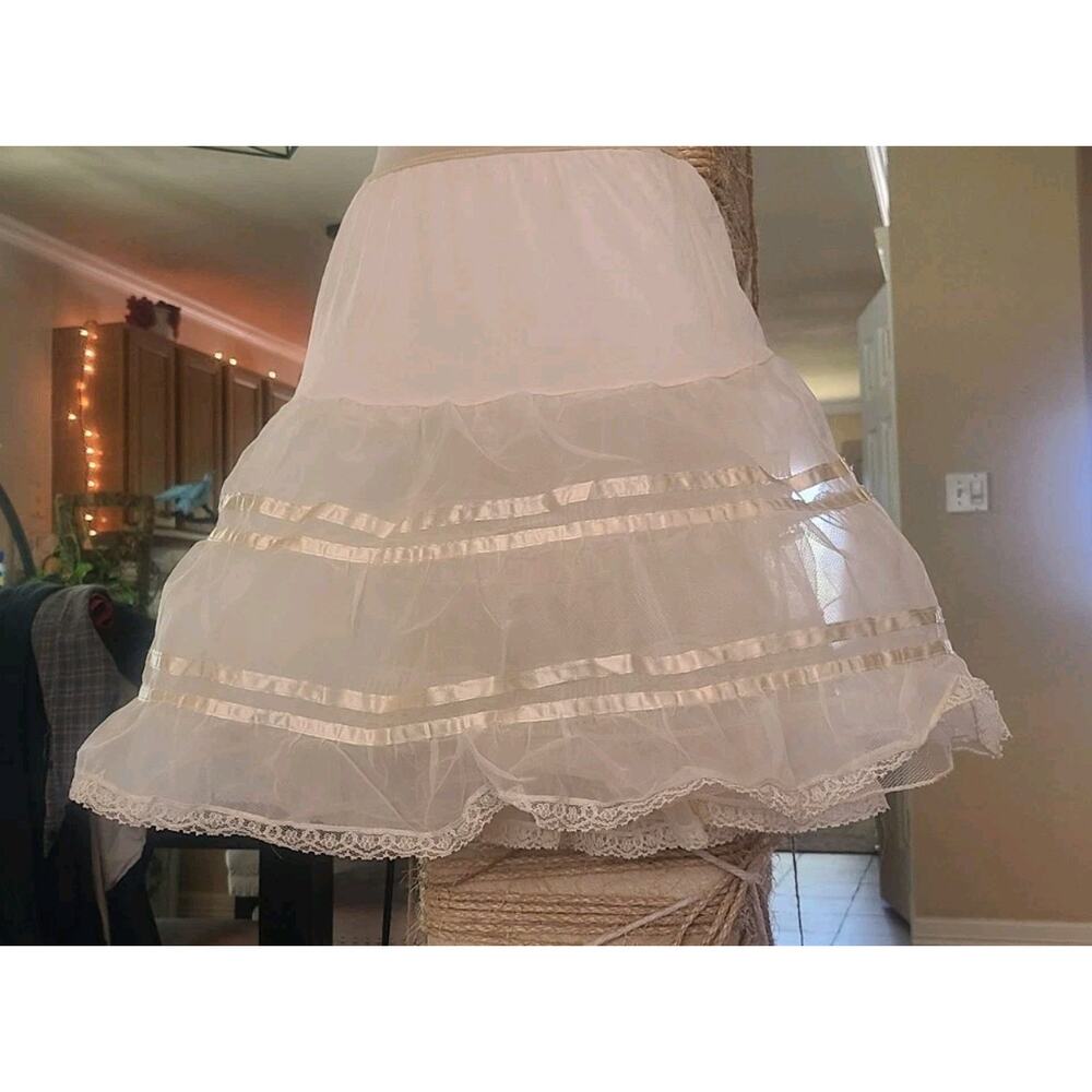 Vintage Beige Lace Trim Slip Skirt Measurements In Photos